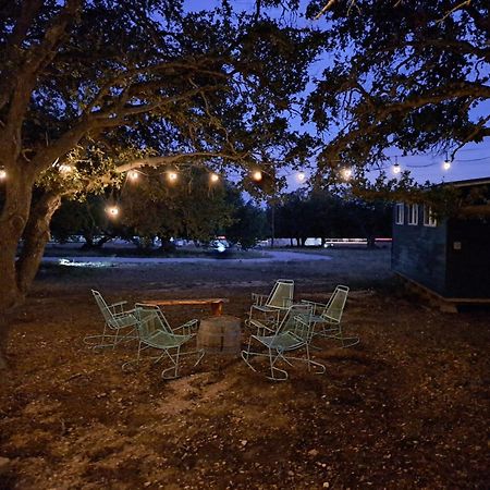 The Container Retreat @ 290 Wine Trail #1 Escape To Hye, Txヴィラ エクステリア 写真